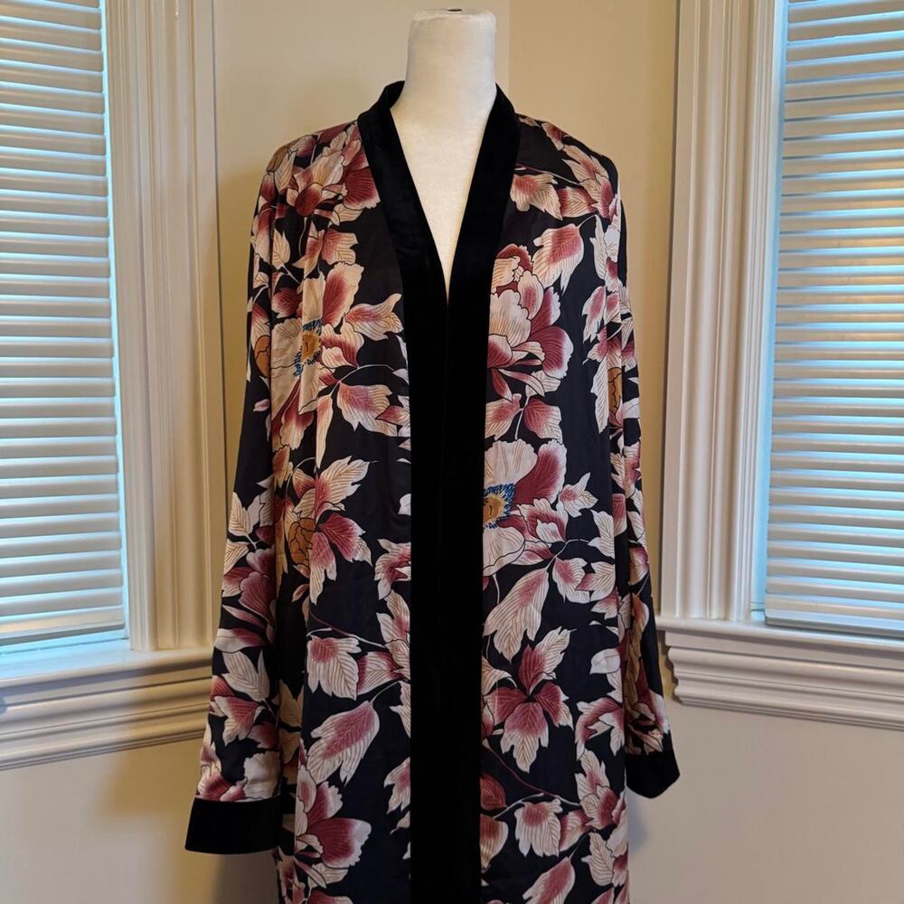 Latiste velvet trim floral kimono